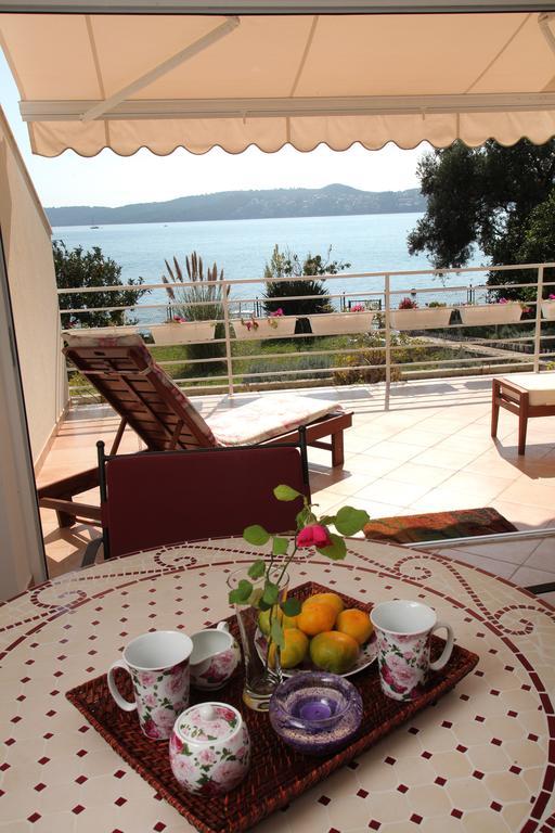 Gem Of The Sea Luxury Beach Apartment With Brand New Heating Infinity Pool Trogir Kültér fotó